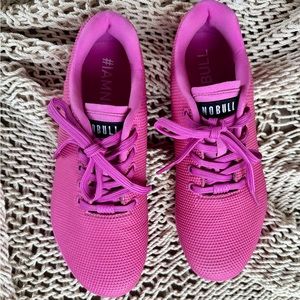 NO BULL WOMEN'S TRAINER in brand new like condition! Bright Pink! Women’s size 9